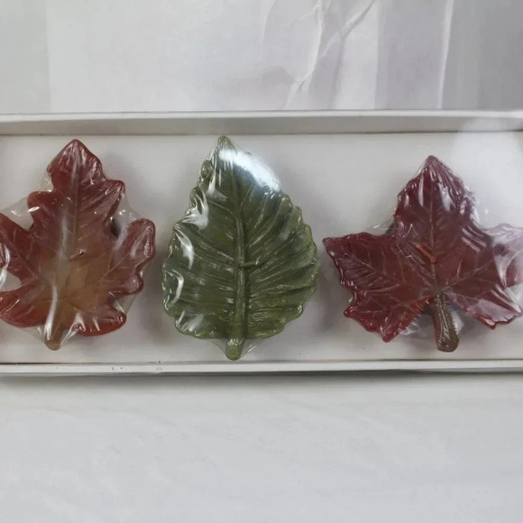 Eddie Bauer Floating Candles - Picture 1 of 3